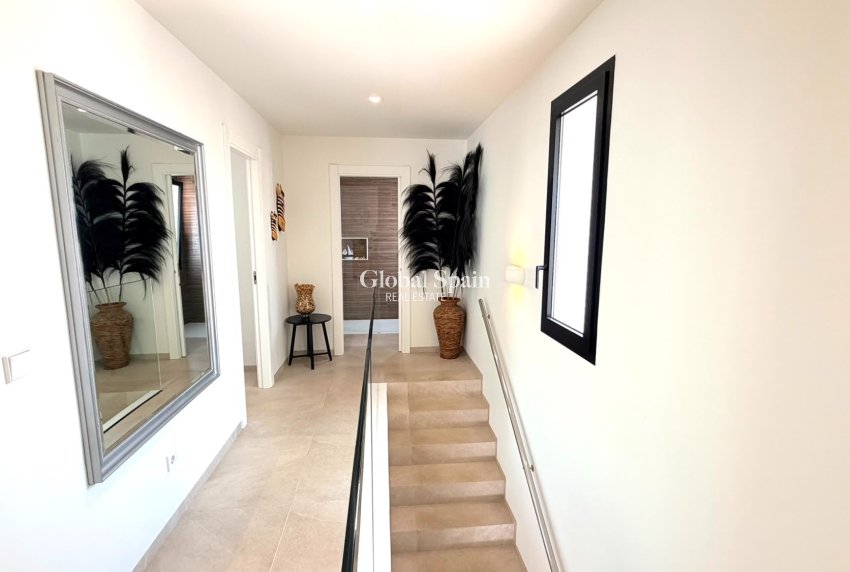 Revente - VILLA -
LOS MONTESINOS