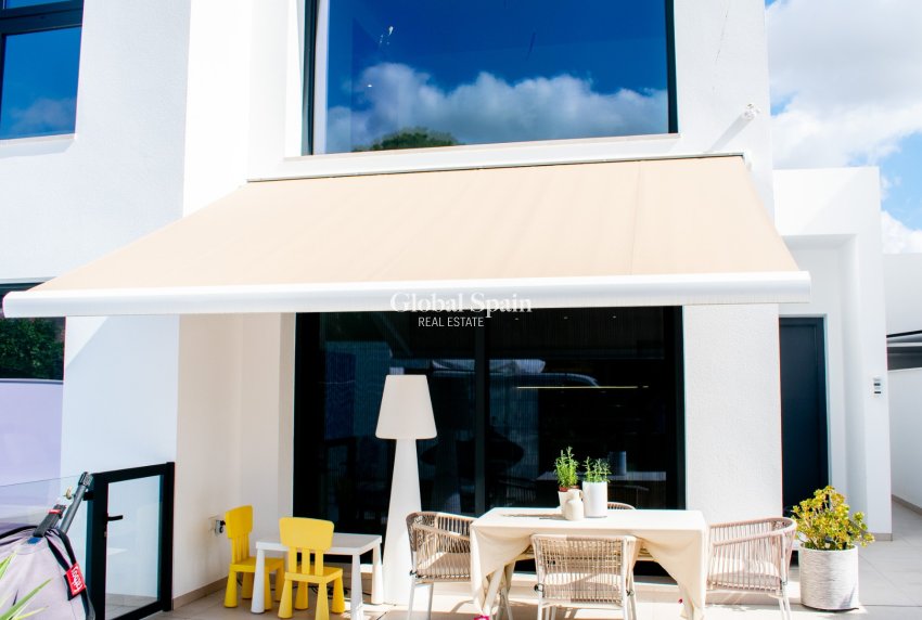 Revente - Villa / Maison jumelée -
FORMENTERA DEL SEGURA