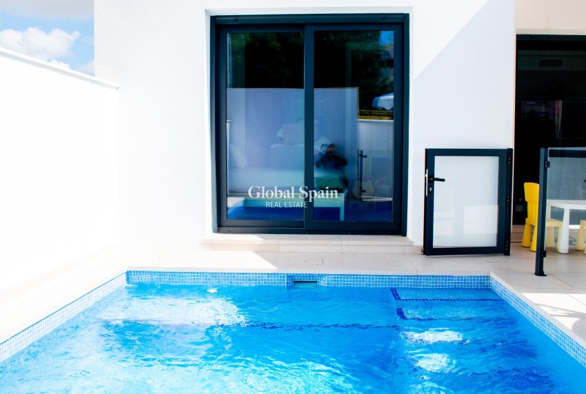 Revente - Villa / Maison jumelée -
FORMENTERA DEL SEGURA