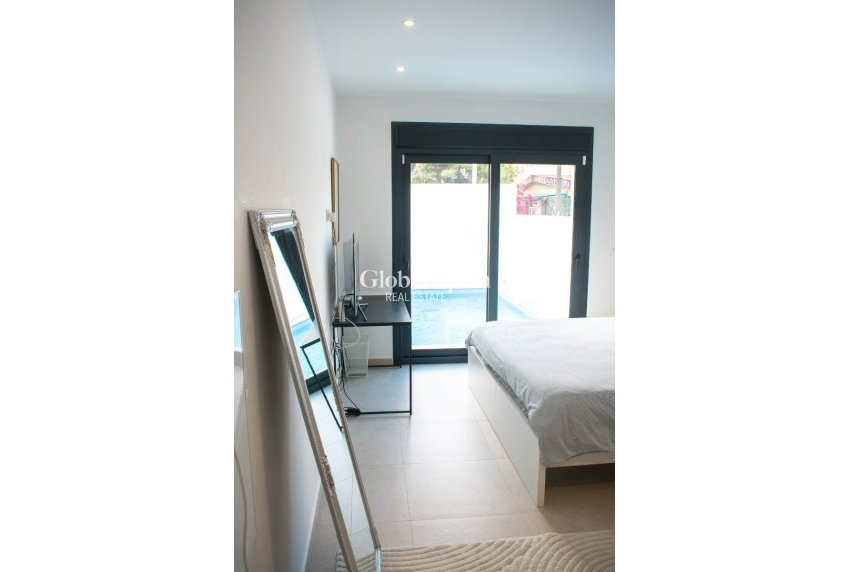 Revente - Villa / Maison jumelée -
FORMENTERA DEL SEGURA