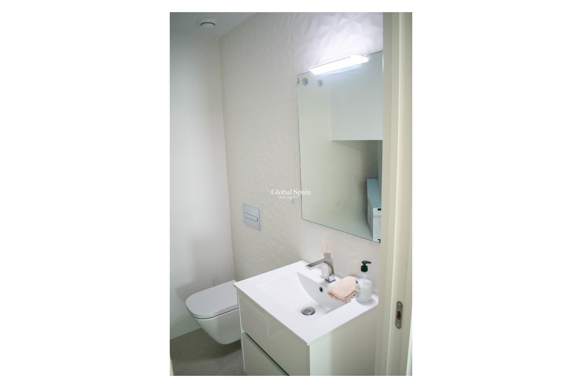 Revente - Villa / Maison jumelée -
FORMENTERA DEL SEGURA