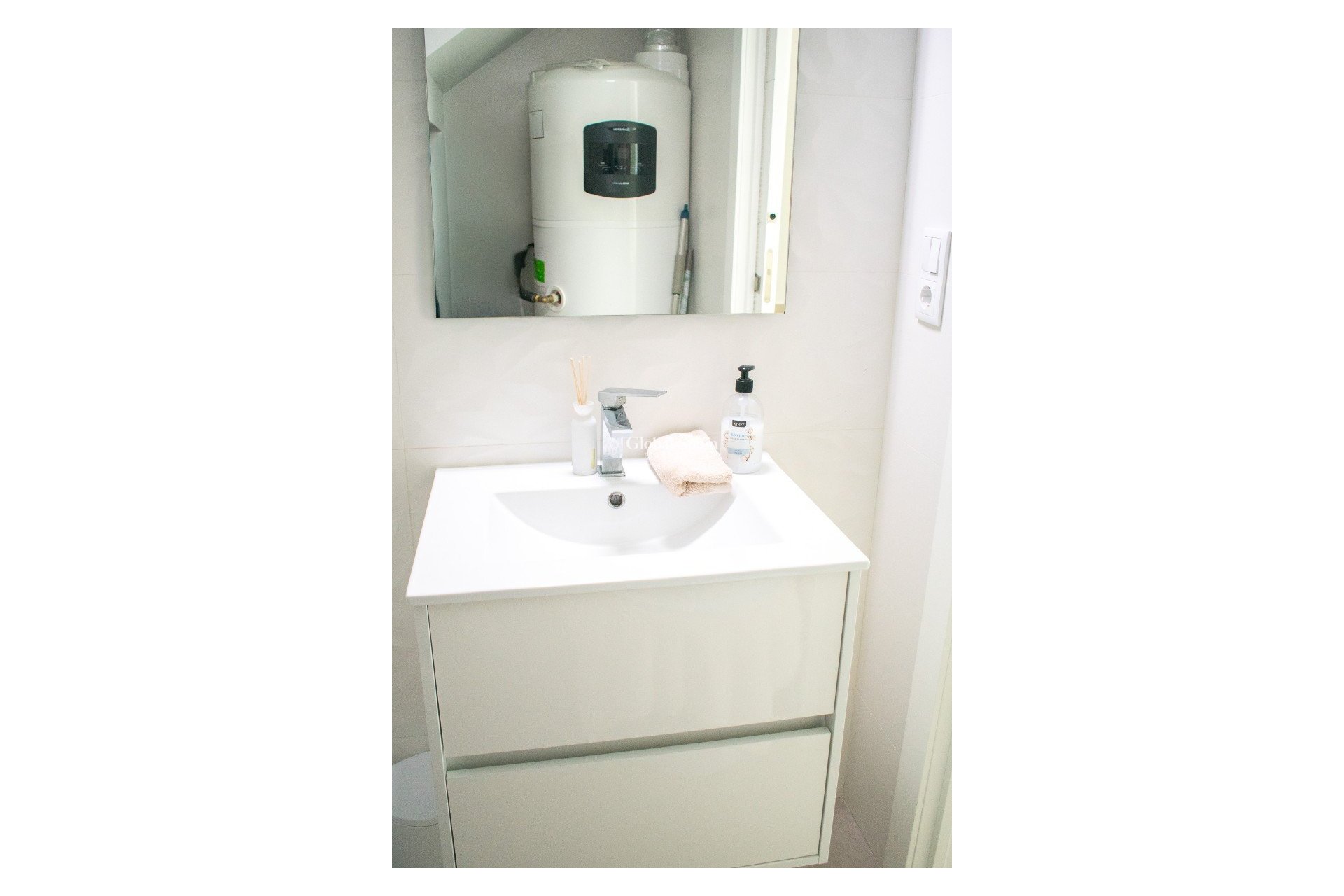 Revente - Villa / Maison jumelée -
FORMENTERA DEL SEGURA