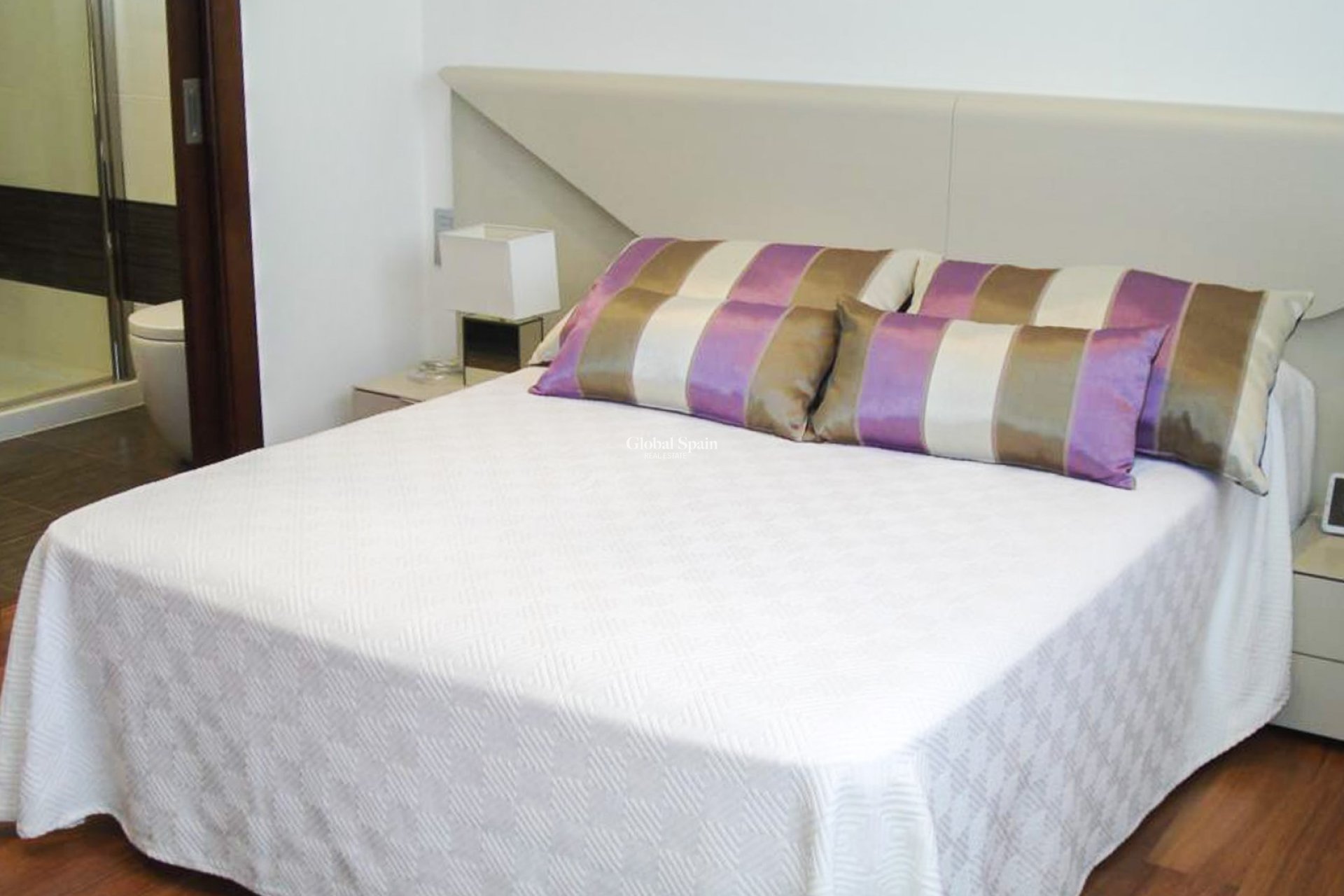 Revente - Villa / Maison jumelée -
ORIHUELA COSTA - MIL PALMERAS 