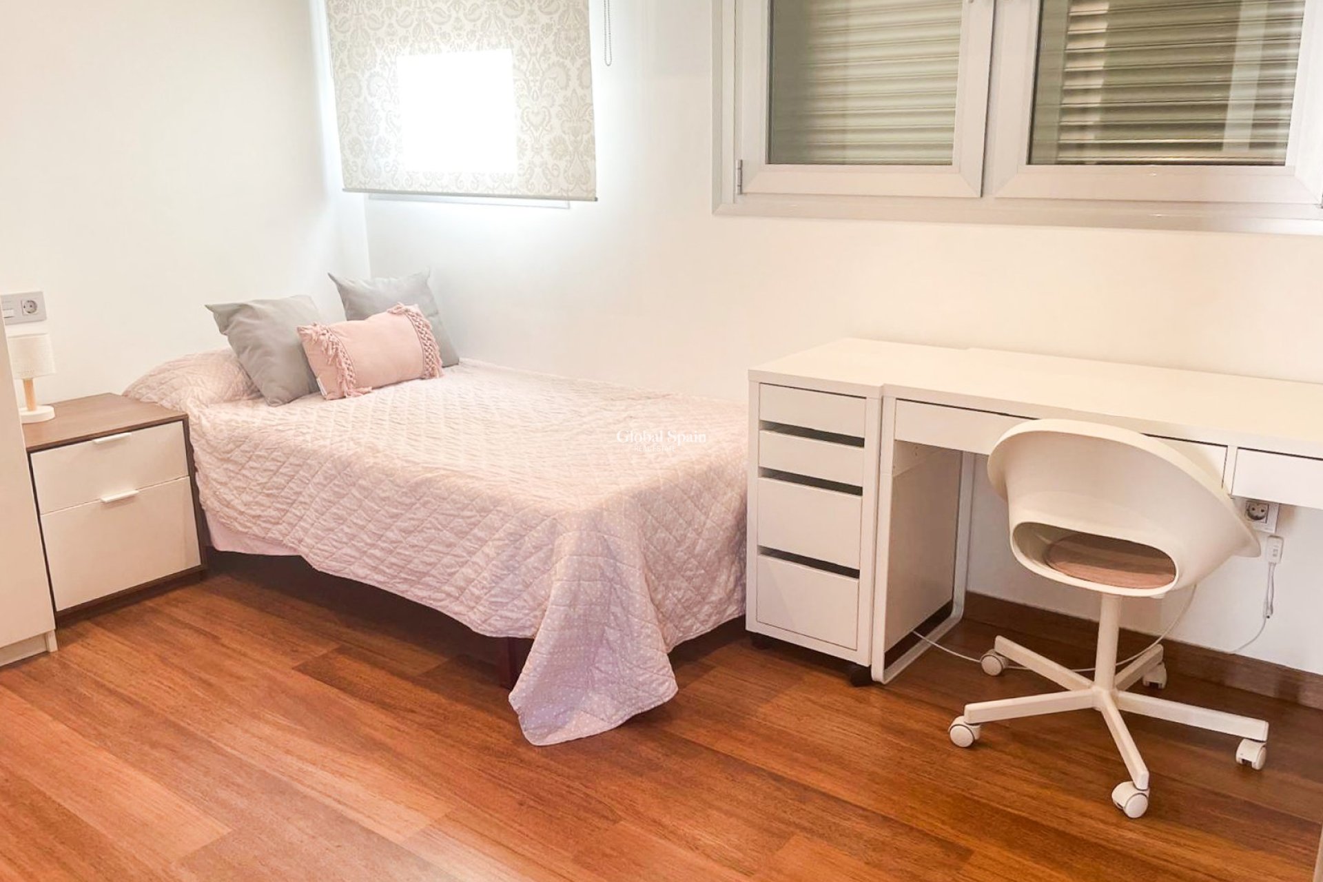 Revente - Villa / Maison jumelée -
ORIHUELA COSTA - MIL PALMERAS 