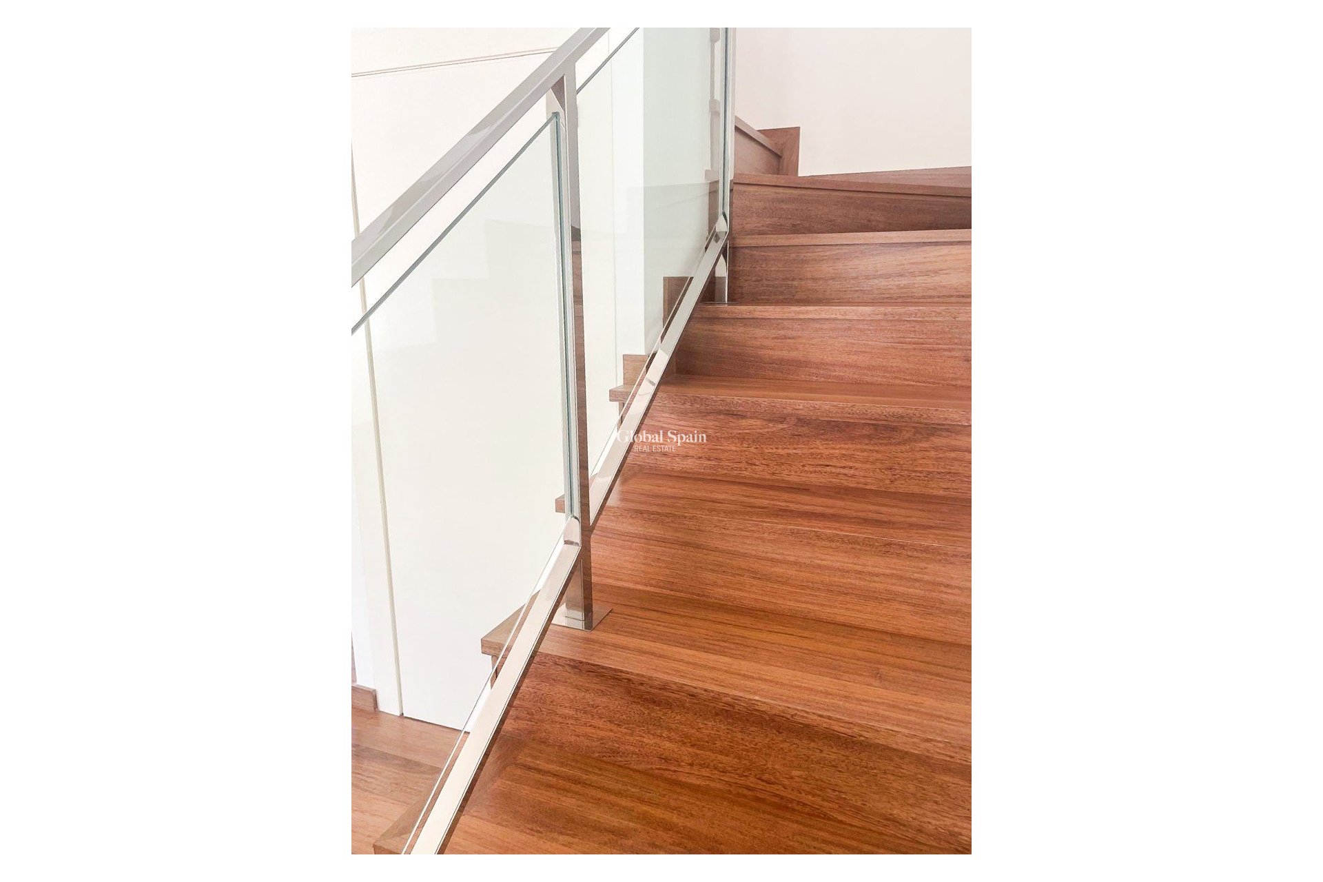 Revente - Villa / Maison jumelée -
ORIHUELA COSTA - MIL PALMERAS 