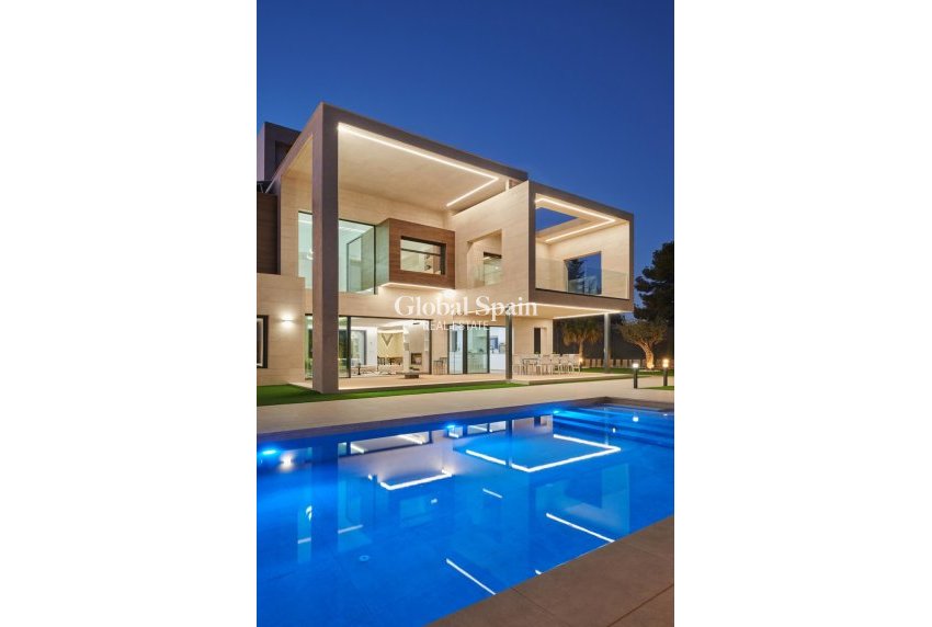 Revente - VILLA -
MOLINA DEL SEGURA - Inland