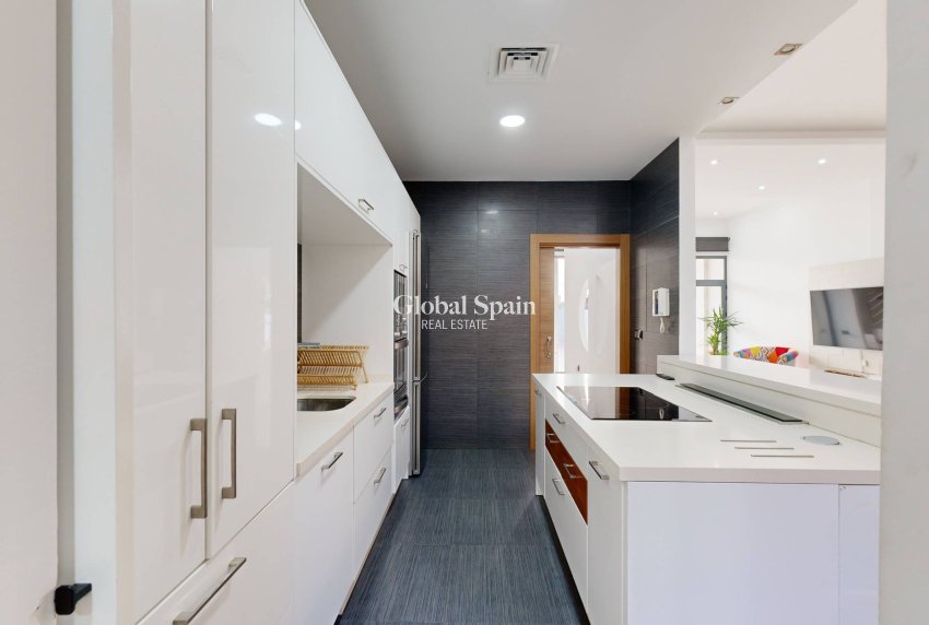 Revente - VILLA -
MOLINA DEL SEGURA - Torrealta