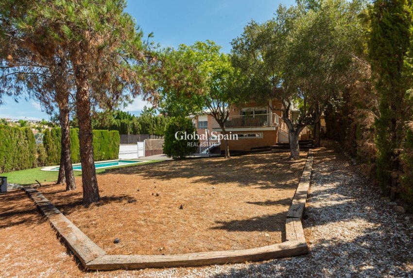 Revente - VILLA -
MOLINA DEL SEGURA