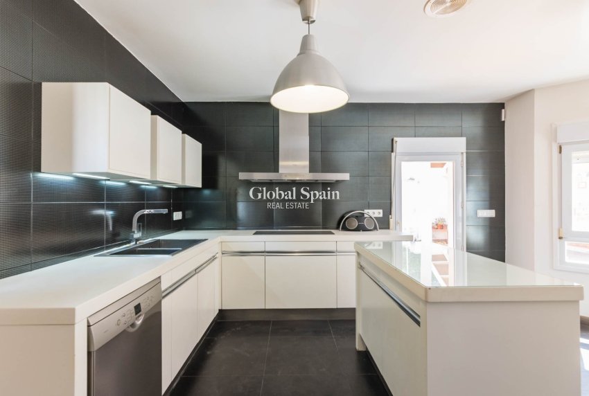 Revente - VILLA -
MOLINA DEL SEGURA