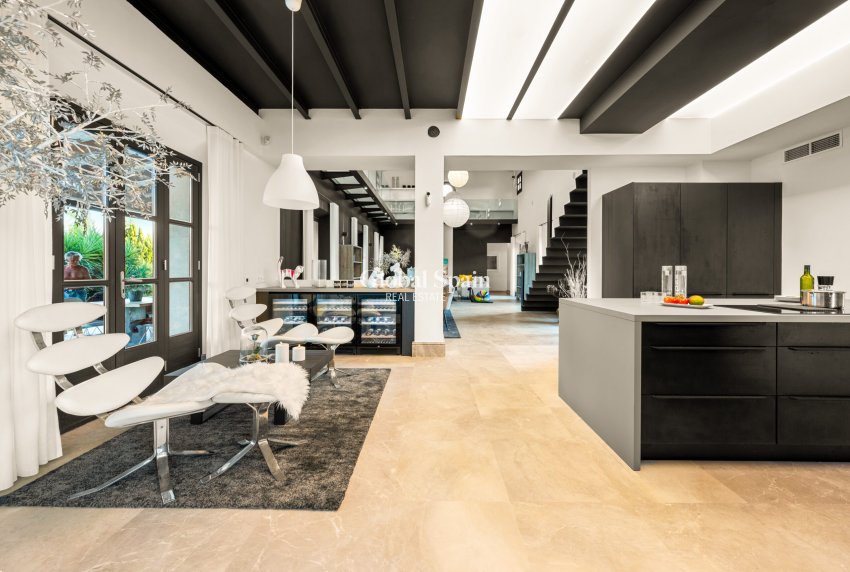 Revente - VILLA -
MONTUÏRI - optional location detail