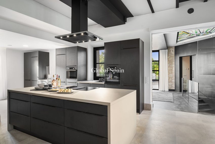 Revente - VILLA -
MONTUÏRI - optional location detail