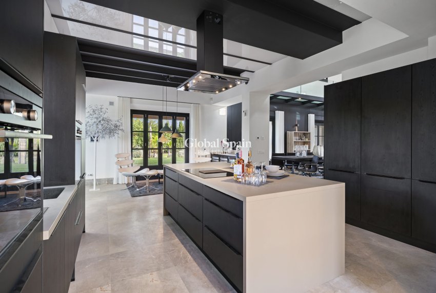 Revente - VILLA -
MONTUÏRI - optional location detail