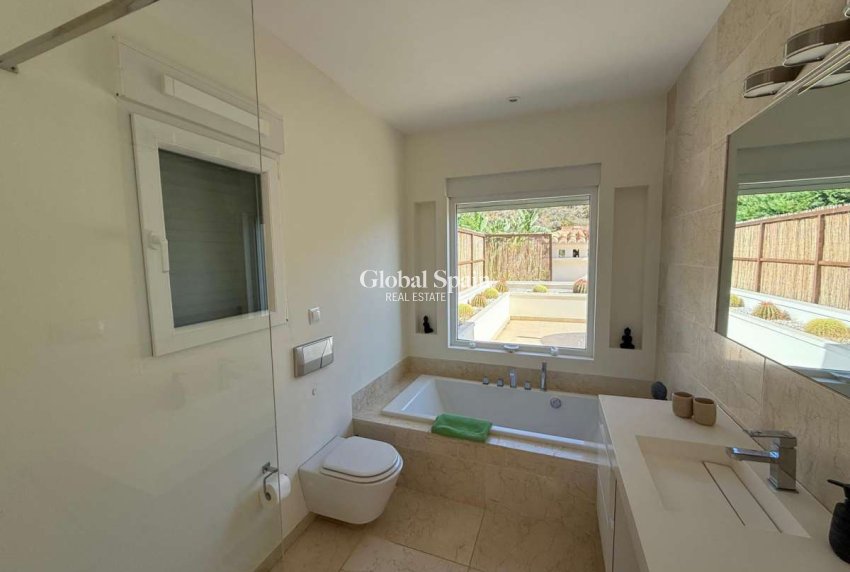 Revente - VILLA -
MORAIRA_TEULADA - Costa Blanca