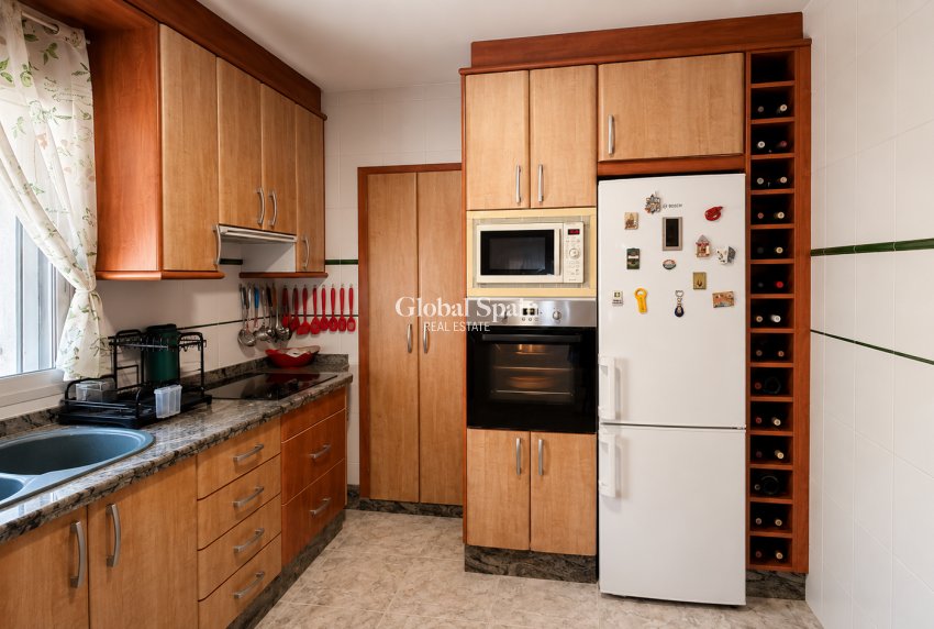 Revente - VILLA -
Oliva - Oliva Nova