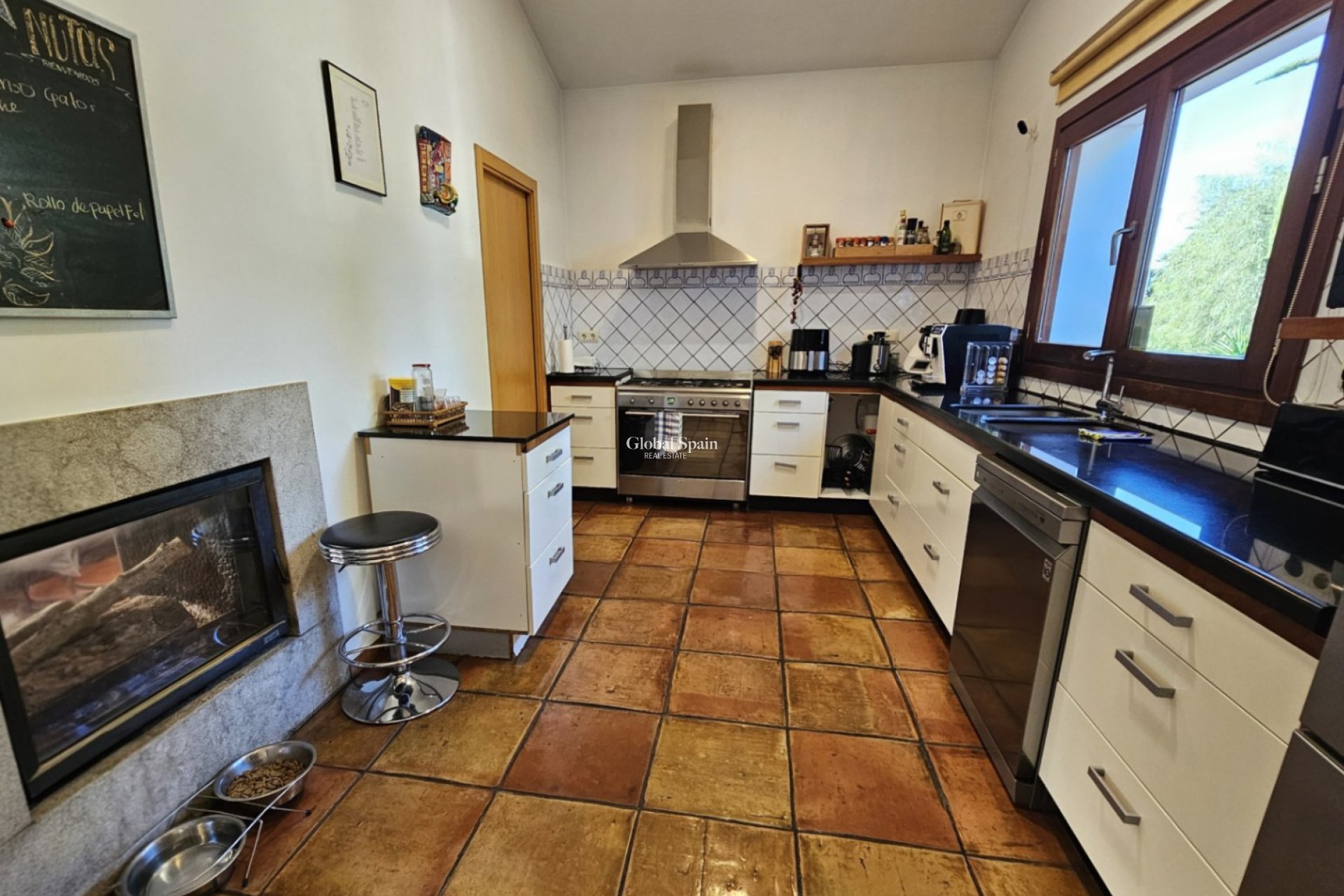 Revente - VILLA -
ONDARA - Inland