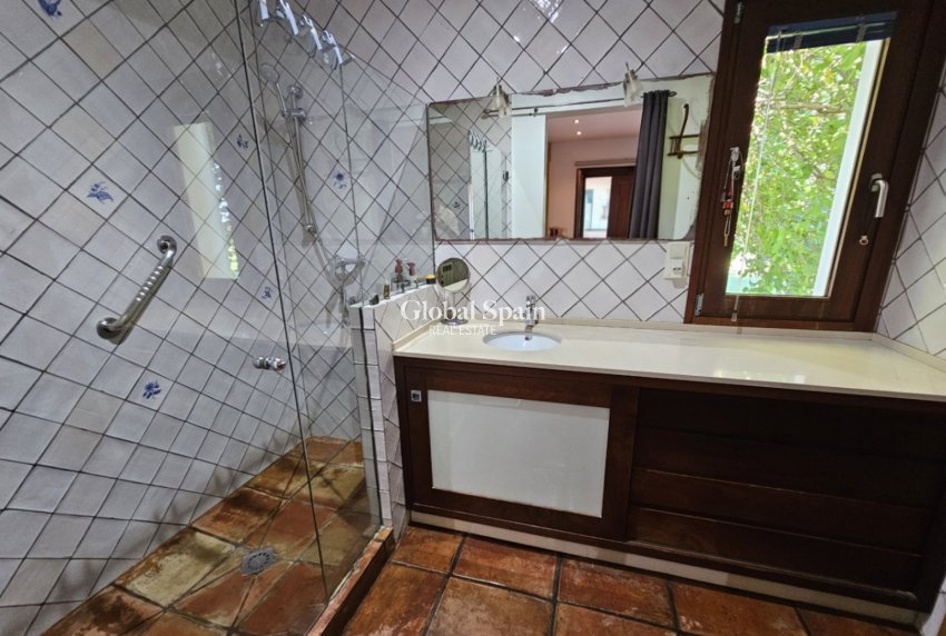 Revente - VILLA -
ONDARA - Inland