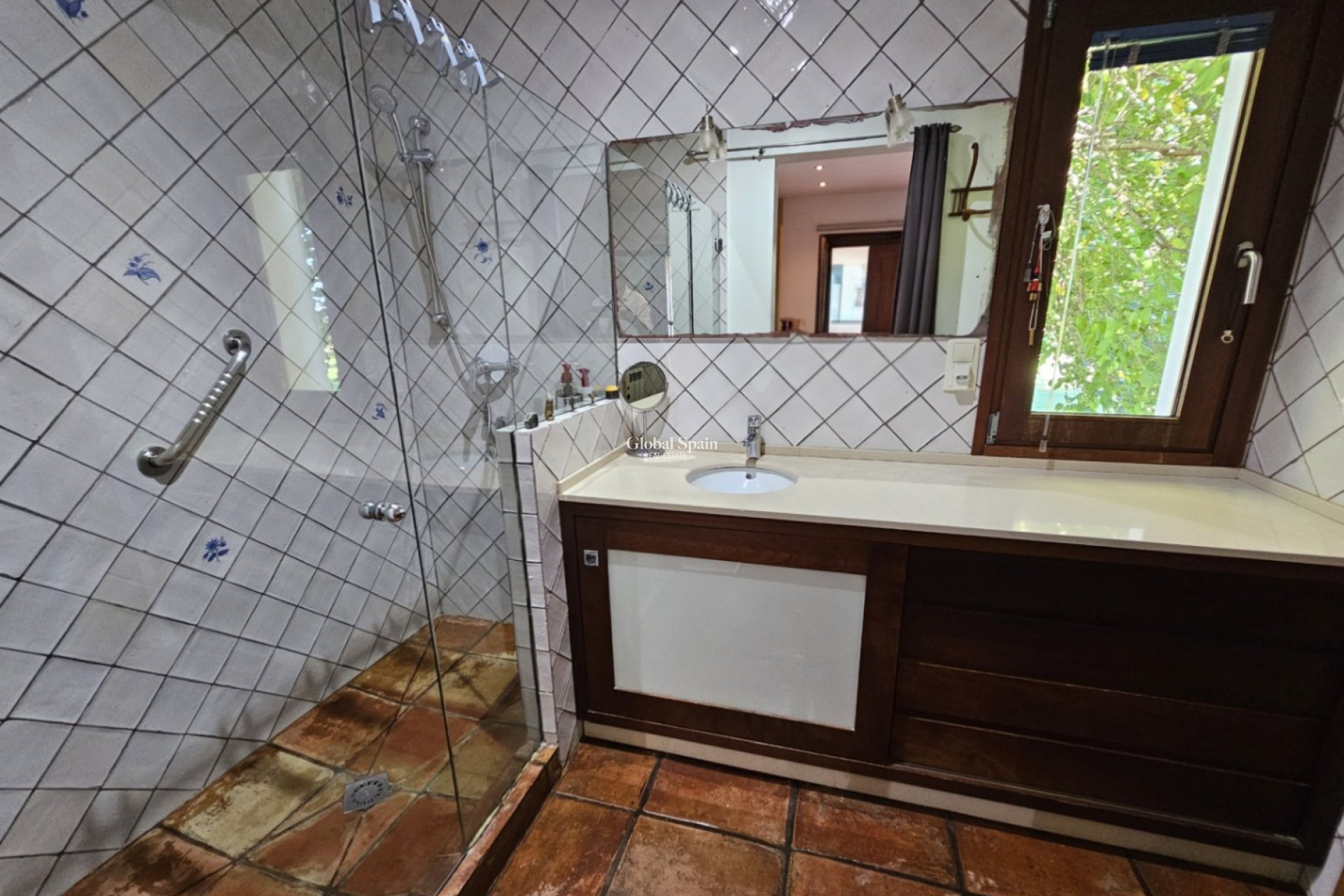 Revente - VILLA -
ONDARA - Inland