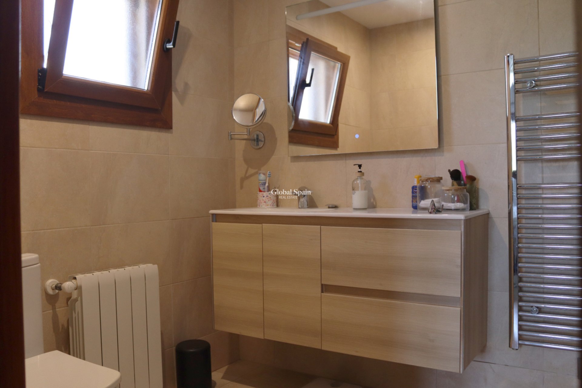 Revente - VILLA -
Orba - Inland