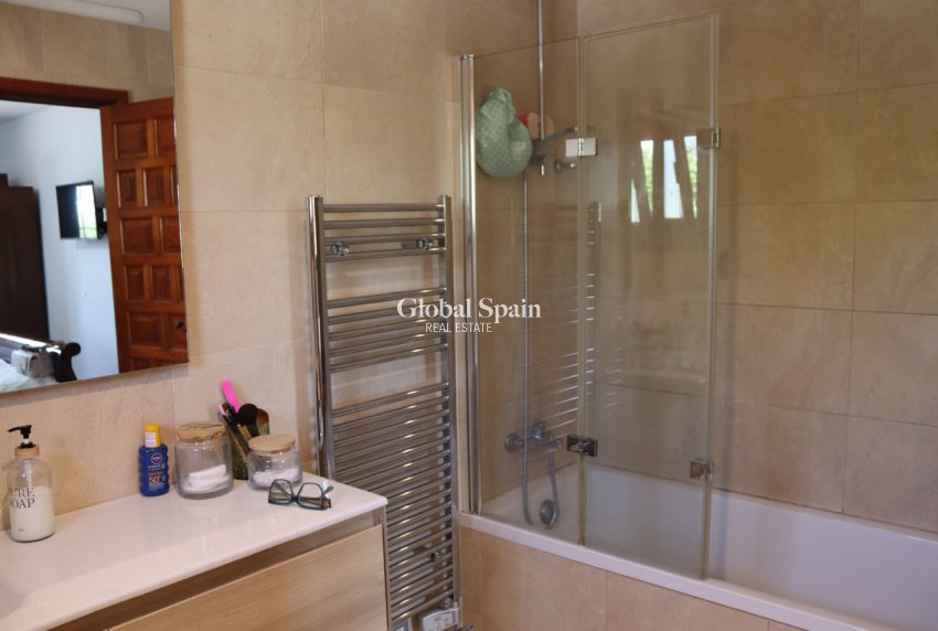 Revente - VILLA -
Orba - Inland