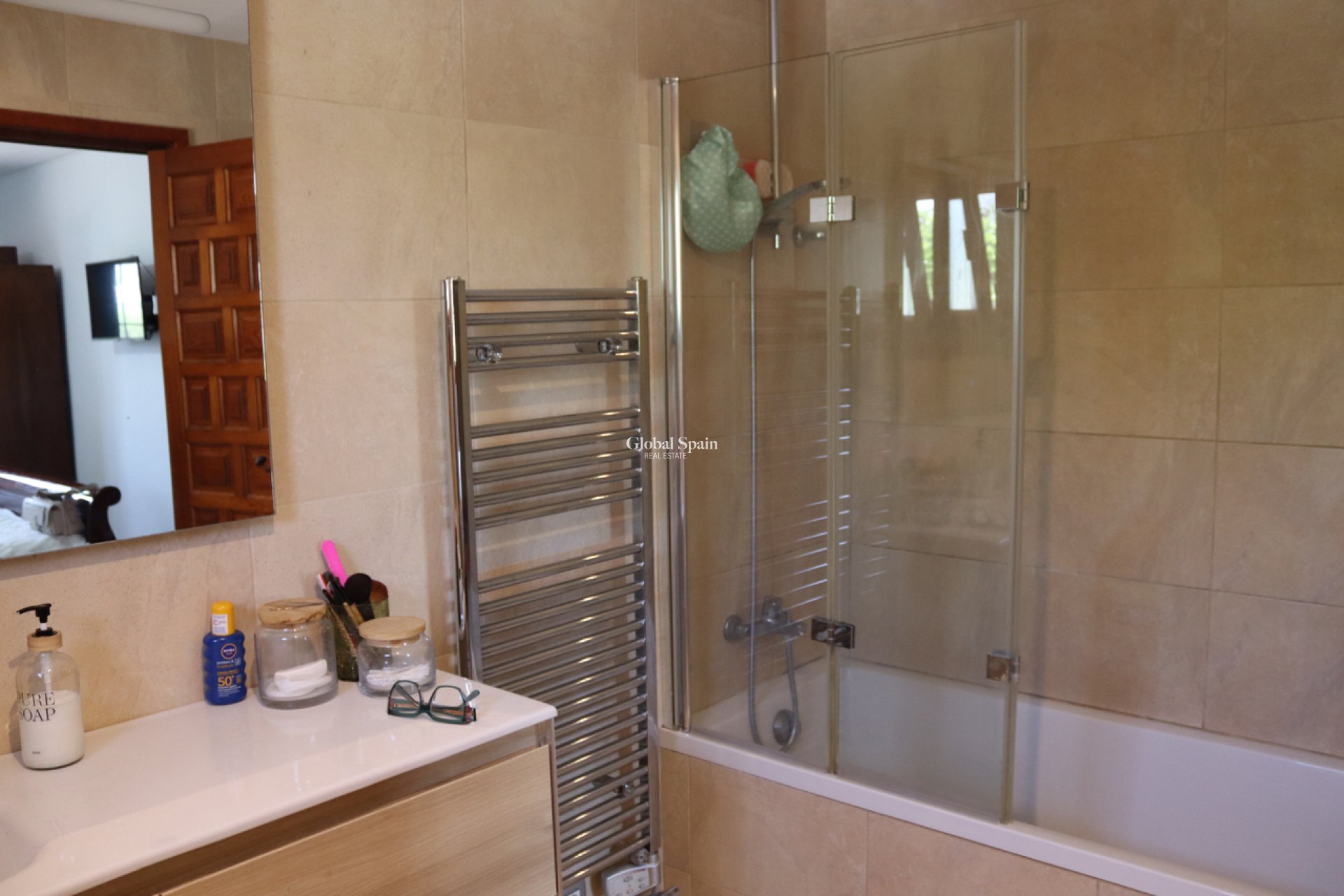 Revente - VILLA -
Orba - Inland