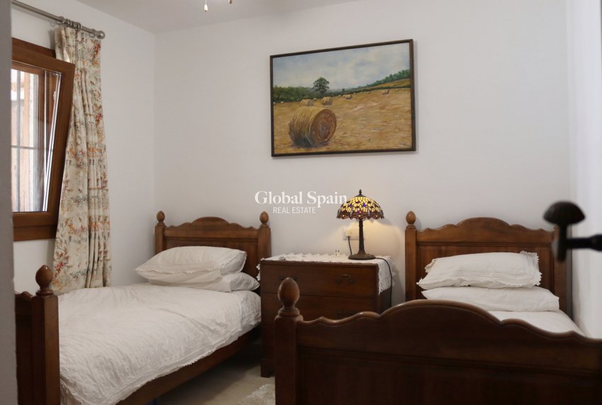 Revente - VILLA -
Orba - Inland