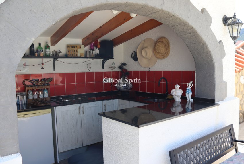 Revente - VILLA -
Orba - Inland