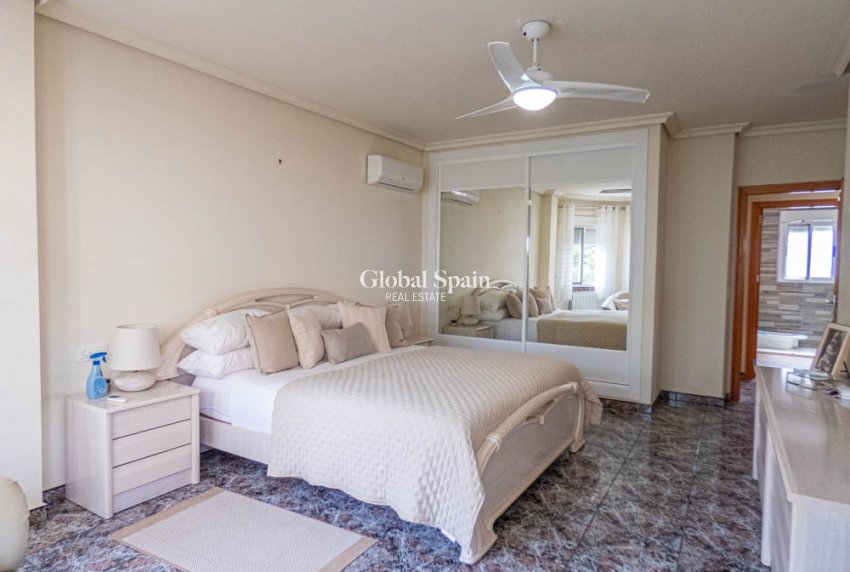 Revente - VILLA -
ORIHUELA - Benferri