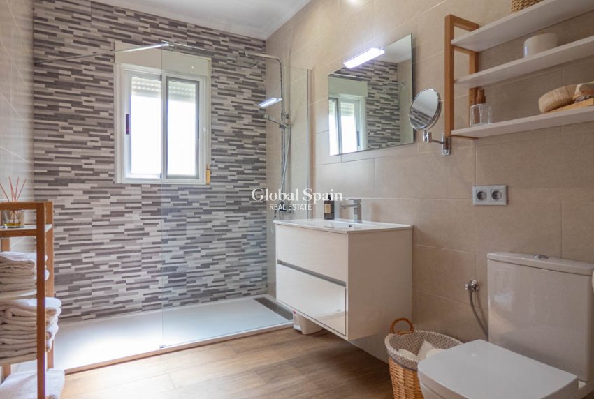 Revente - VILLA -
ORIHUELA - Benferri