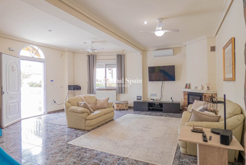 Revente - Villa -
ORIHUELA - Benferri