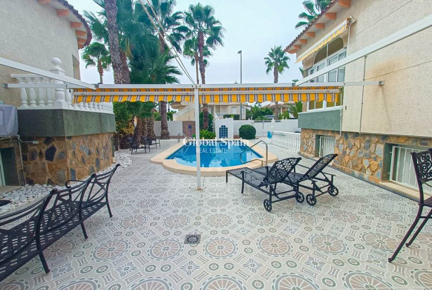 Revente - Villa -
ORIHUELA - Benferri