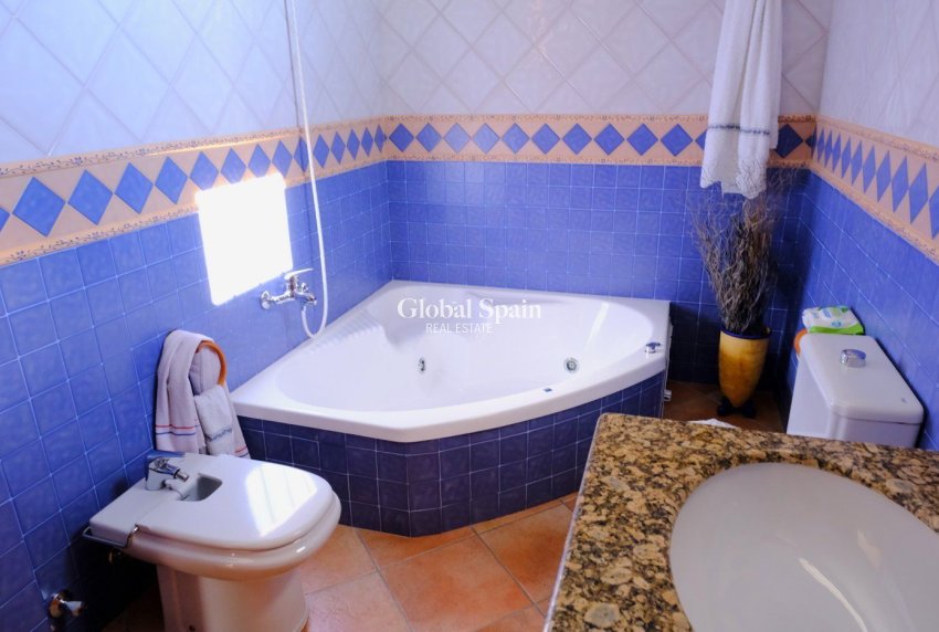 Revente - VILLA -
ORIHUELA - Correntías Medias