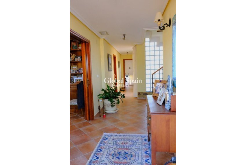 Revente - VILLA -
ORIHUELA - Correntías Medias