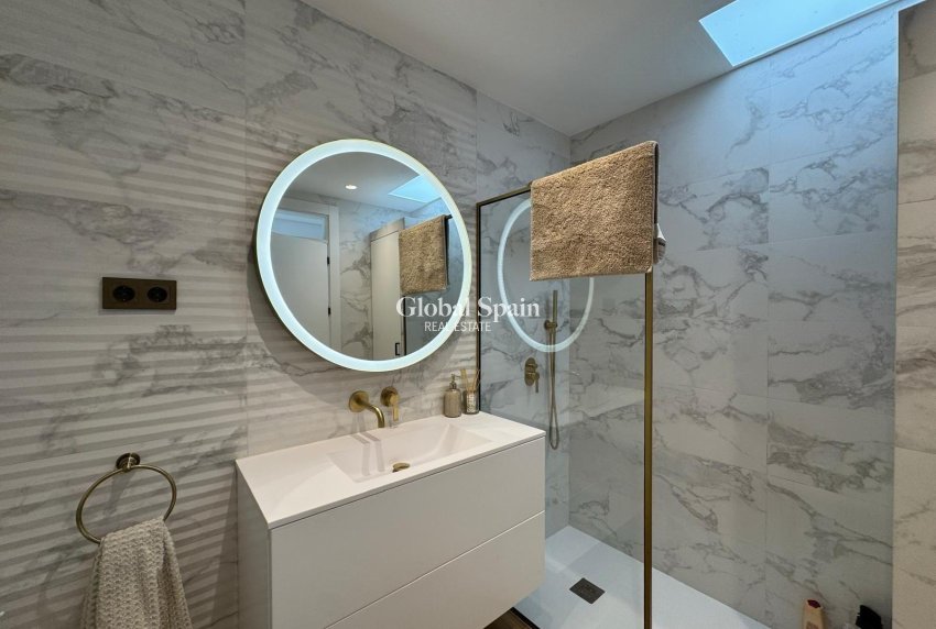 Revente - VILLA -
ORIHUELA COSTA - Altos de campoamor