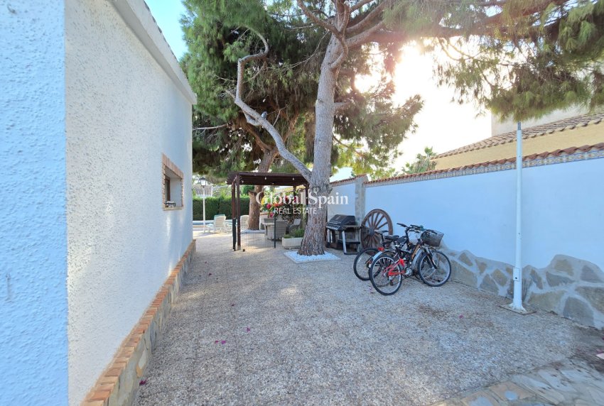 Revente - Villa -
ORIHUELA COSTA - CABO ROIG