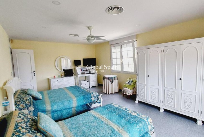 Revente - VILLA -
ORIHUELA COSTA - CABO ROIG