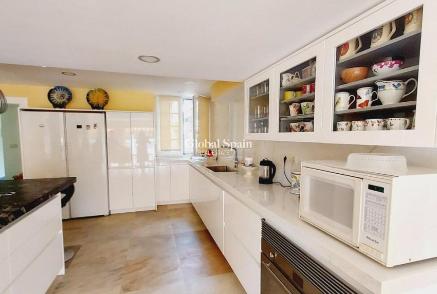 Revente - VILLA -
ORIHUELA COSTA - CABO ROIG