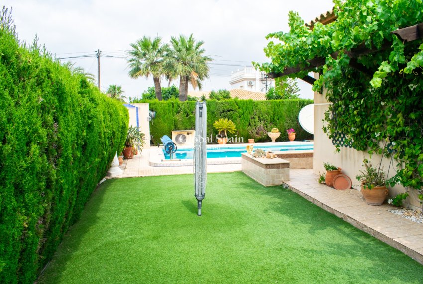 Revente - VILLA -
ORIHUELA COSTA - Cabo Roig *