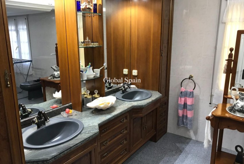 Revente - VILLA -
ORIHUELA COSTA - CABO ROIG