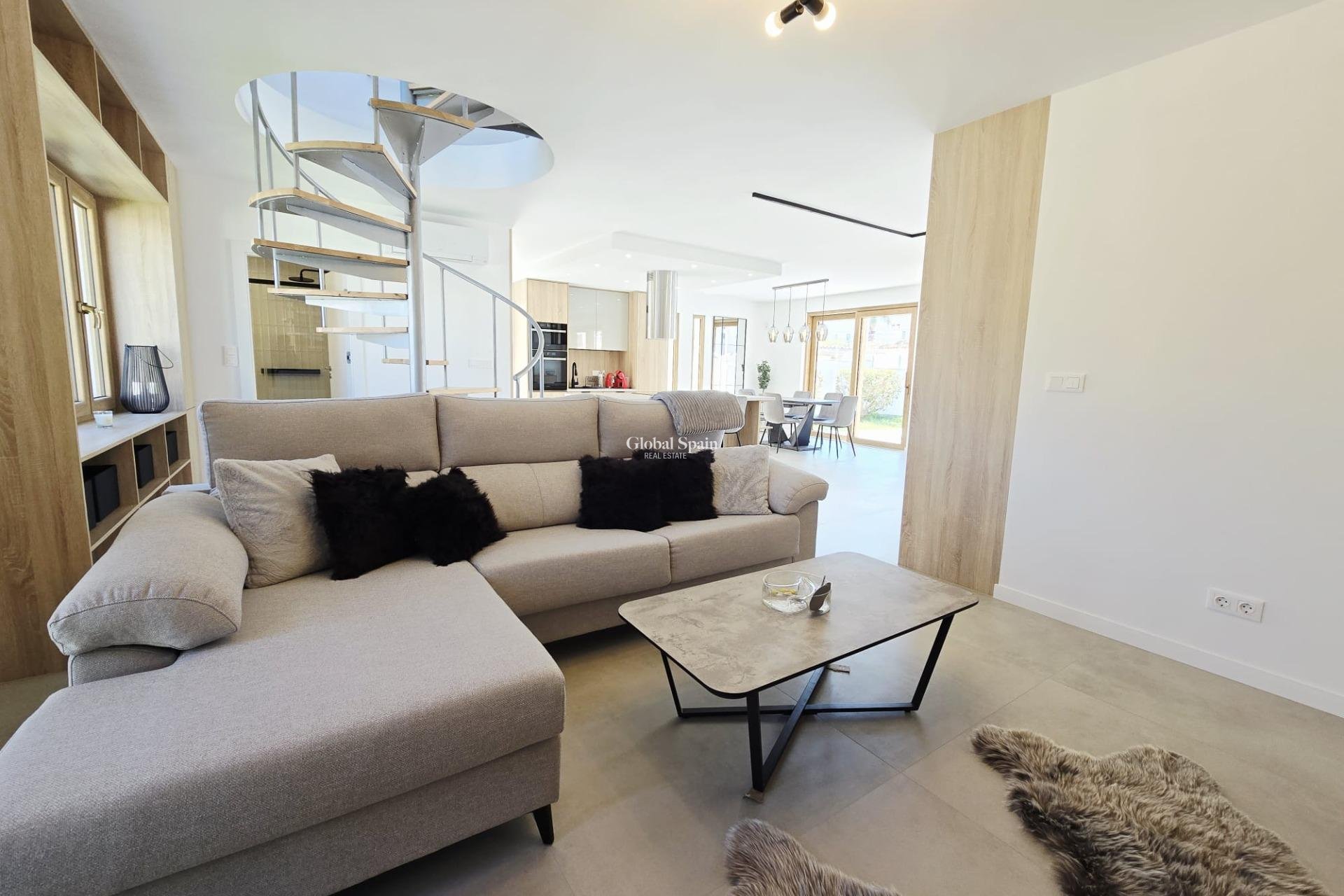 Revente - VILLA -
ORIHUELA COSTA - CABO ROIG