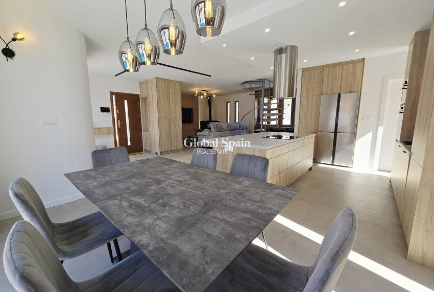 Revente - VILLA -
ORIHUELA COSTA - CABO ROIG