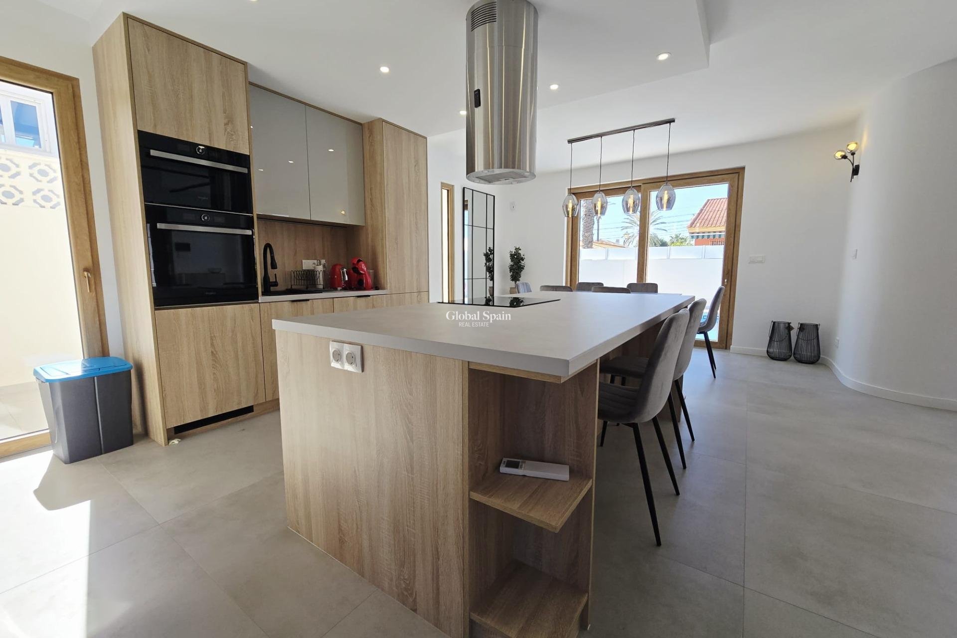 Revente - VILLA -
ORIHUELA COSTA - CABO ROIG