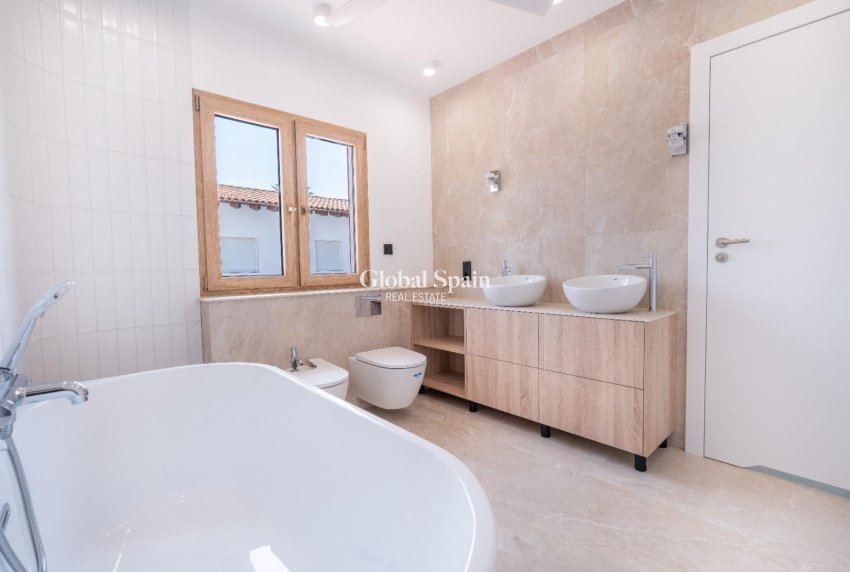 Revente - VILLA -
ORIHUELA COSTA - CABO ROIG