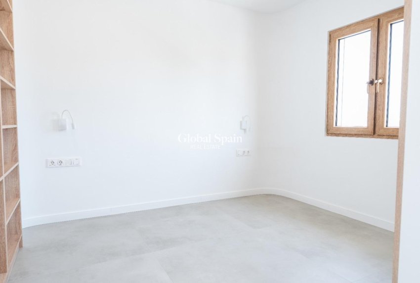 Revente - VILLA -
ORIHUELA COSTA - CABO ROIG