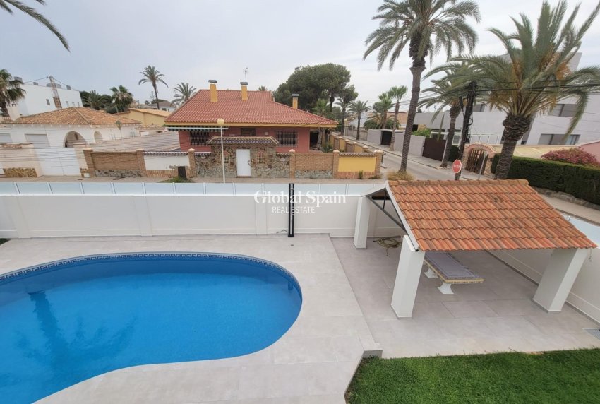 Revente - VILLA -
ORIHUELA COSTA - CABO ROIG