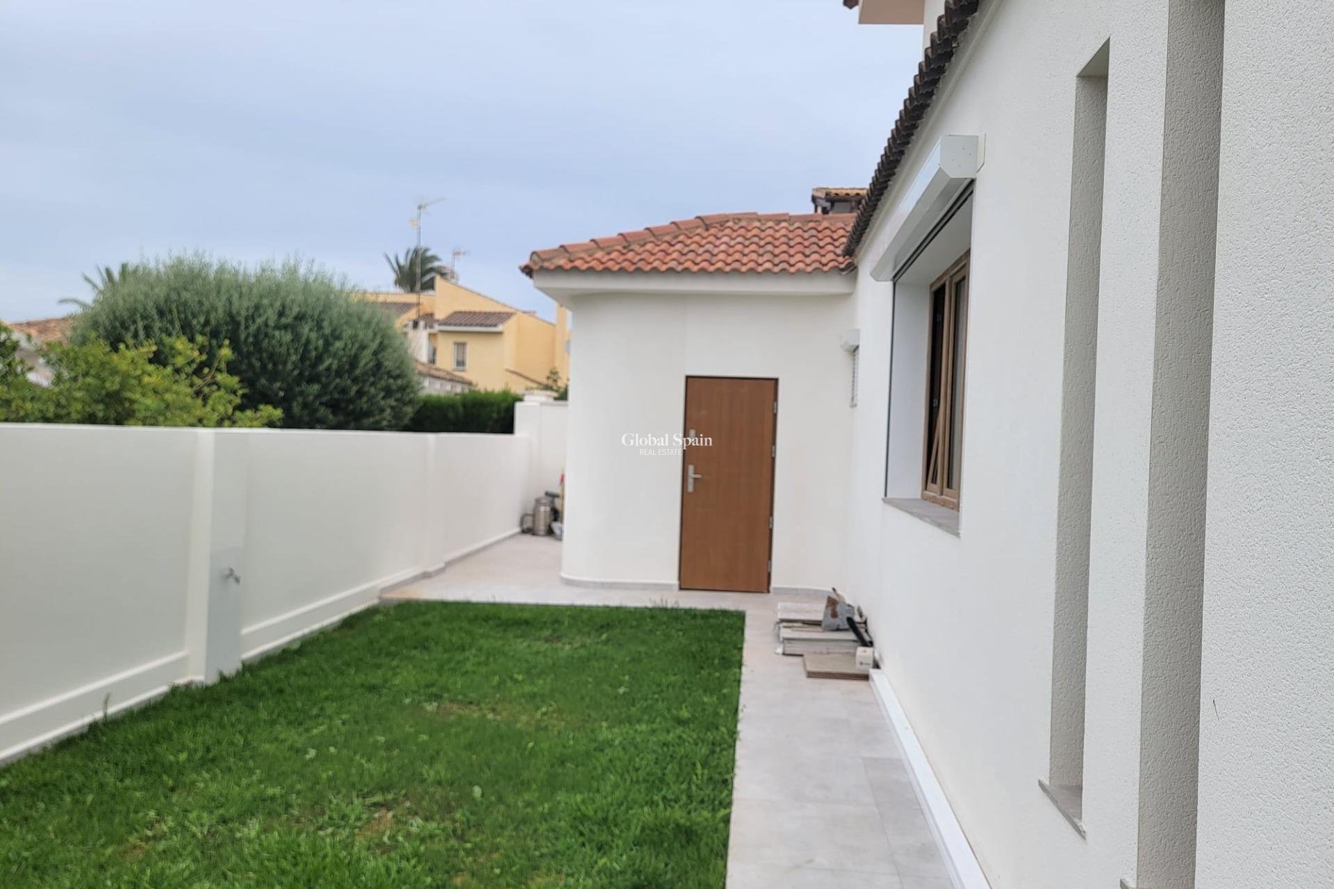 Revente - VILLA -
ORIHUELA COSTA - CABO ROIG