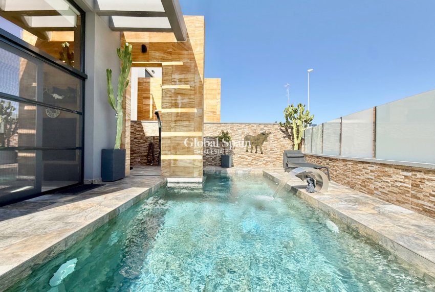 Revente - VILLA -
ORIHUELA COSTA - CABO ROIG