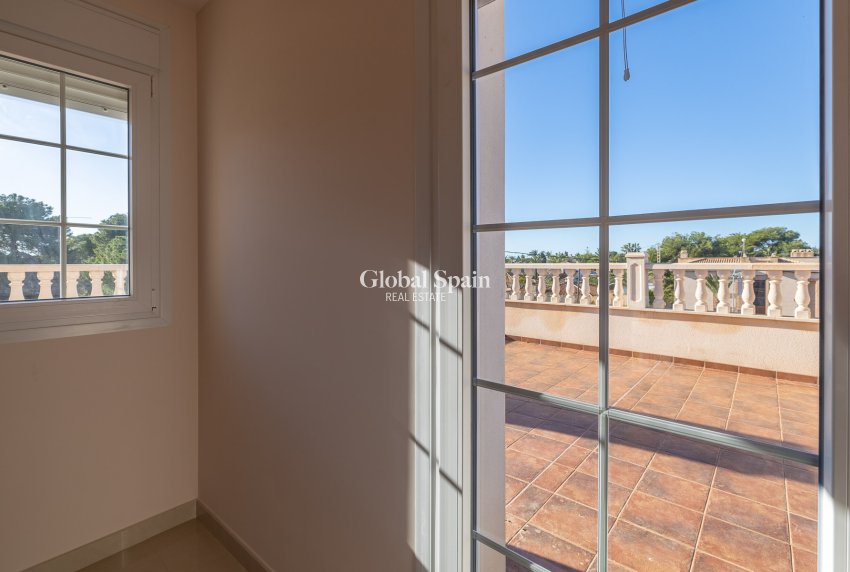 Revente - Villa -
ORIHUELA COSTA - CABO ROIG