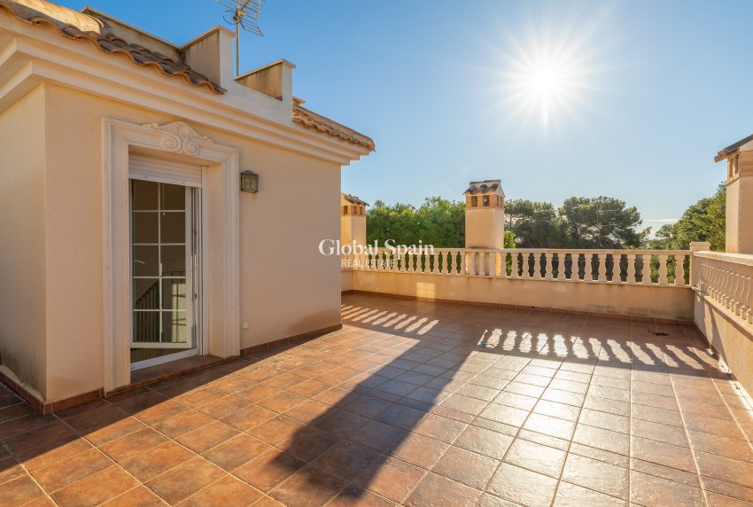 Revente - Villa -
ORIHUELA COSTA - CABO ROIG