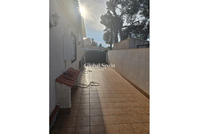 Revente - VILLA -
ORIHUELA COSTA - CAMPOAMOR