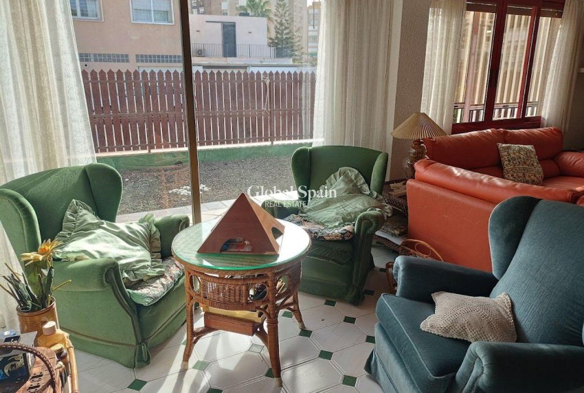 Revente - VILLA -
ORIHUELA COSTA - CAMPOAMOR